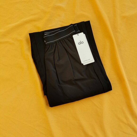 Alo Yoga Black Suit Up Trousers Size M - Stylish Wide-Leg Pants - Picture 5 of 5